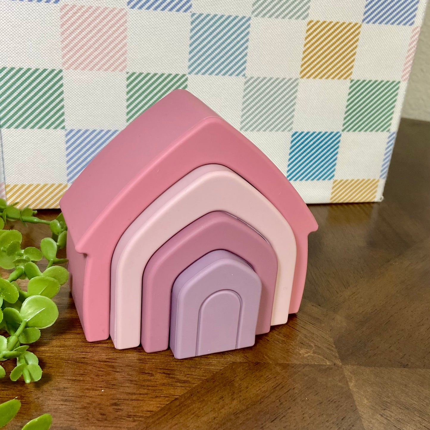 Silicone stacking house